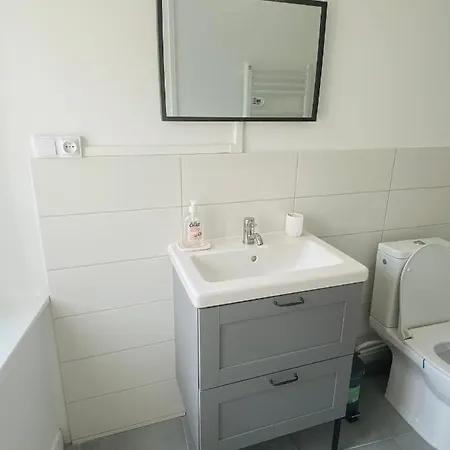 1st Floor Cozy Flat With Free Parking بولون-سور-مير